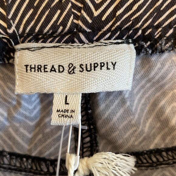 Thread & Supply NWT Woman Ruffle Belted Elastic Zebra Pattern Size Large Shorts - Picture 7 of 9